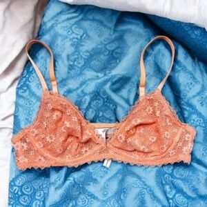 Victoria’s Secret underwire demi bralette size Large